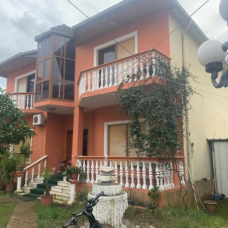 Friends Hostel & Tours Shkoder Exterior photo